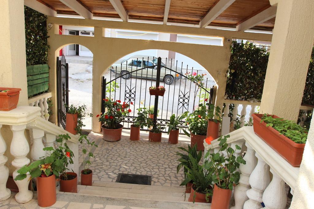 Apartment Sandra Budva Exterior photo